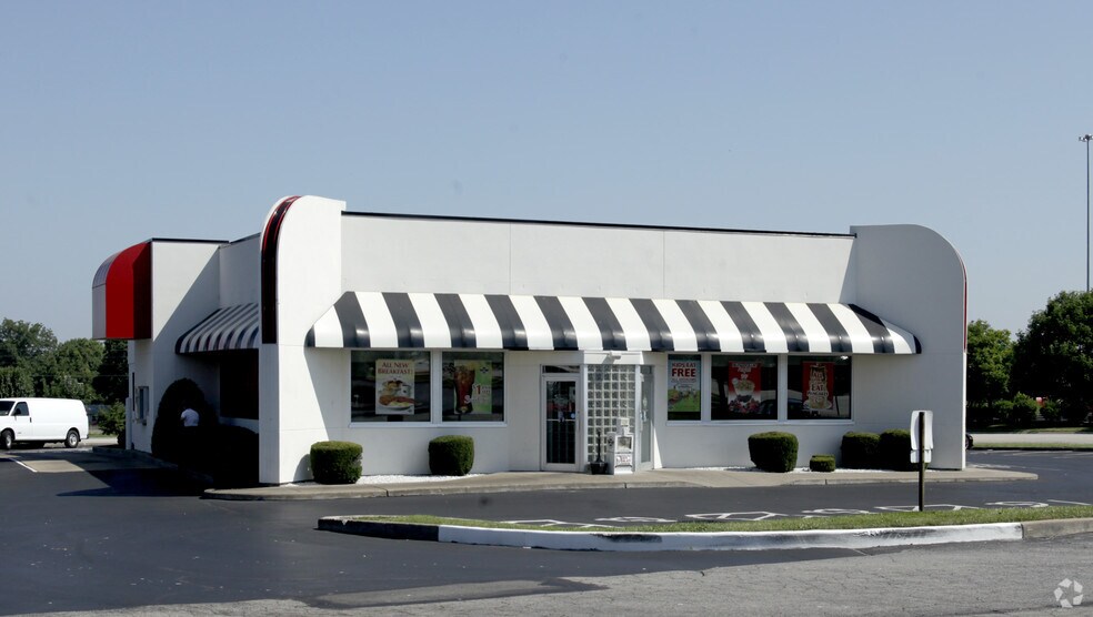 More Photos Of 5885 Suemandy Dr, Saint Peters Fast Food For Lease