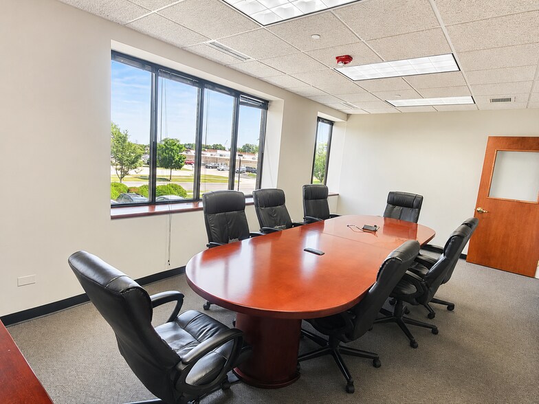 More Photos Of 9501 W 144th Pl, Orland Park Office For Lease