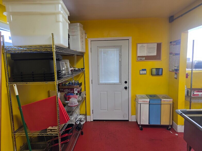 More Photos Of 11111 Wilmington Ave, Los Angeles Storefront Retail Residential For Lease