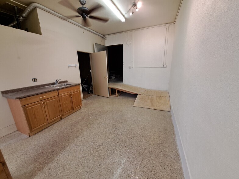 More Photos Of 125 Commercial St, Portola Storefront For Sale
