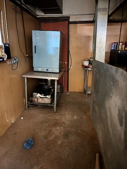 More Photos Of 1103 U.S. 385, Highway, Mccamey General Retail For Sale