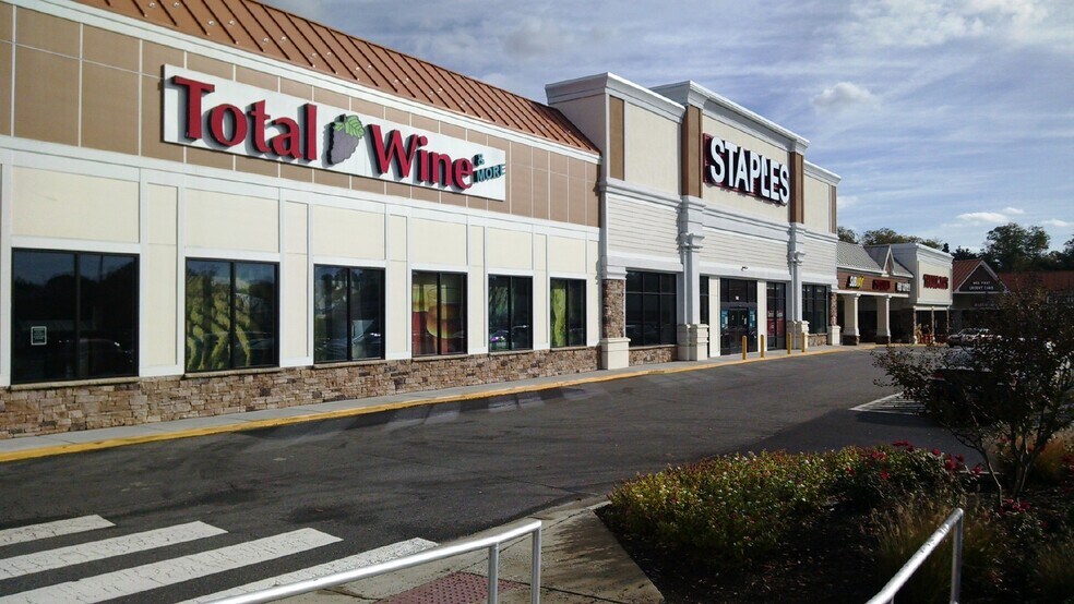 Primary Photo Of 9400-9500 Main St, Fairfax Unknown For Lease