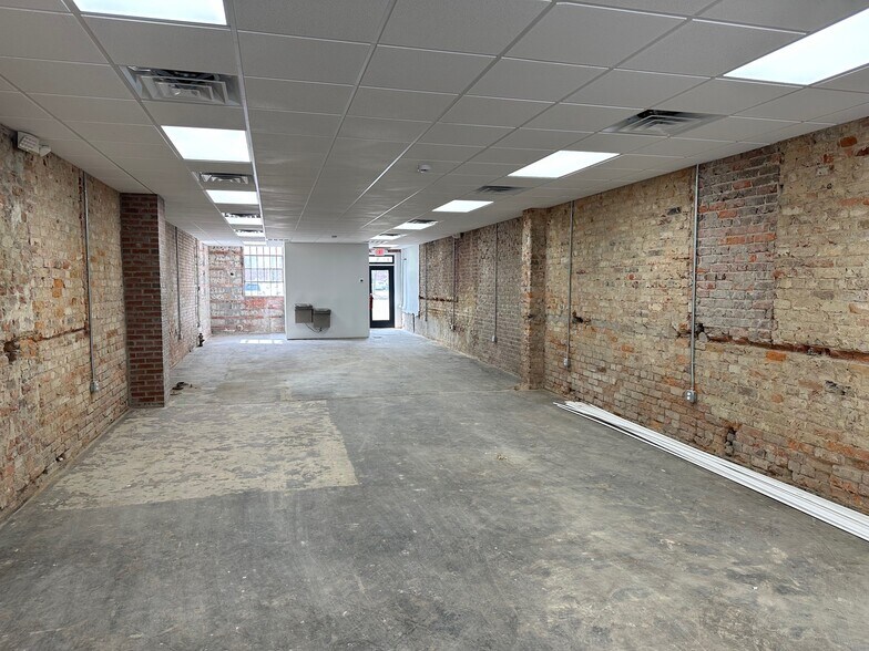 More Photos Of 130 Person St, Fayetteville Storefront Retail Office For Lease