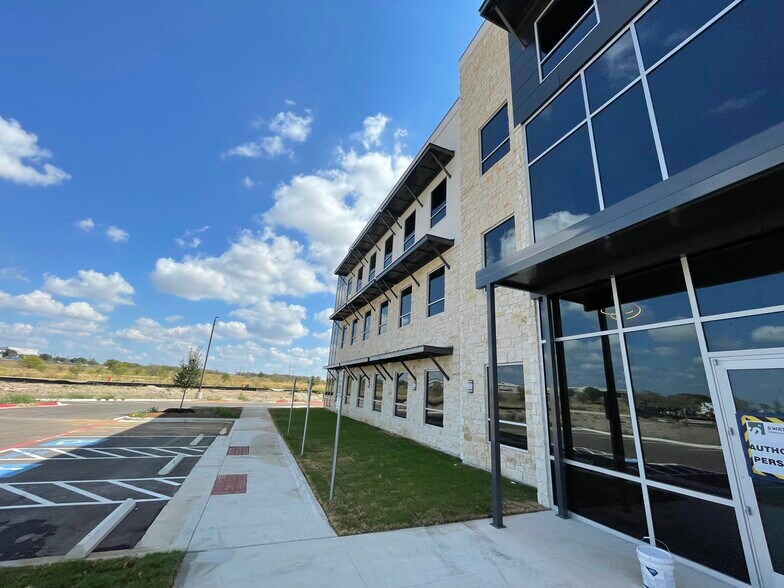 More Photos Of 220 Opportunity Blvd, San Marcos Medical For Sale