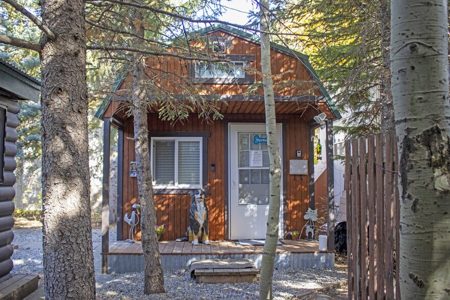 More Photos Of 225 N Geyser St, West Yellowstone Hotel For Sale