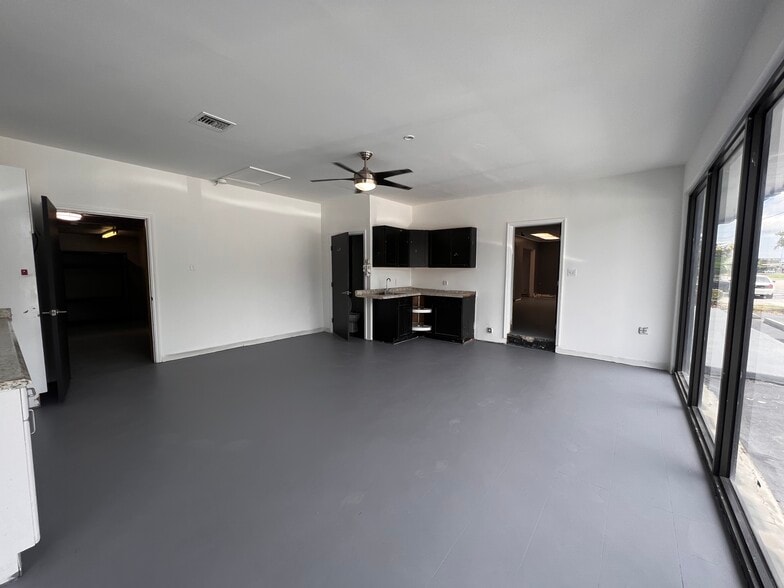 More Photos Of 1100 S Dixie Hwy, Hollywood Freestanding For Sale