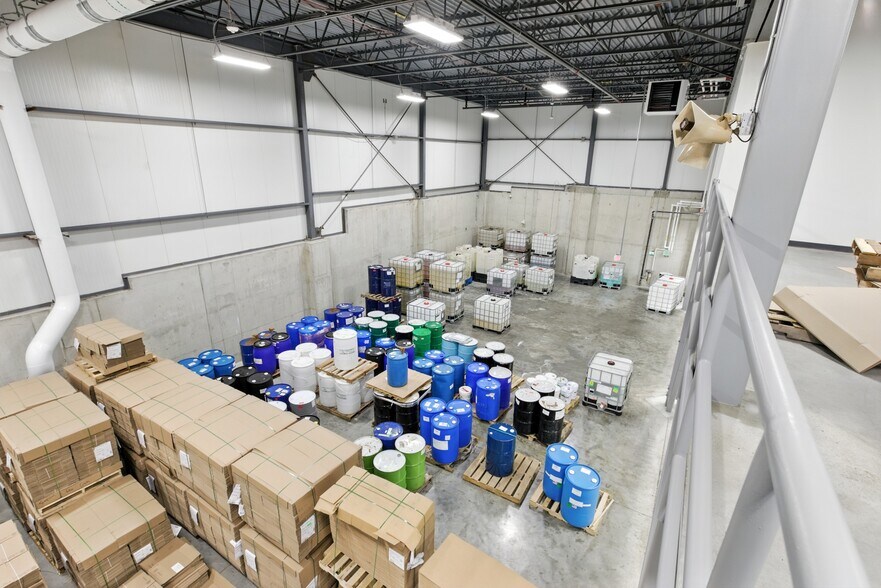 More Photos Of 373 Highland Ave, Salem Industrial For Lease