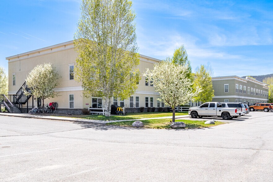 Primary Photo Of 625 Red Table Dr, Gypsum Apartments For Sale