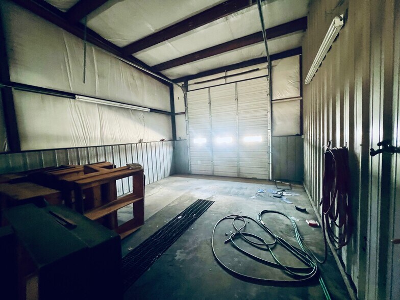 More Photos Of 504 N 2nd St, Booneville Auto Repair For Sale