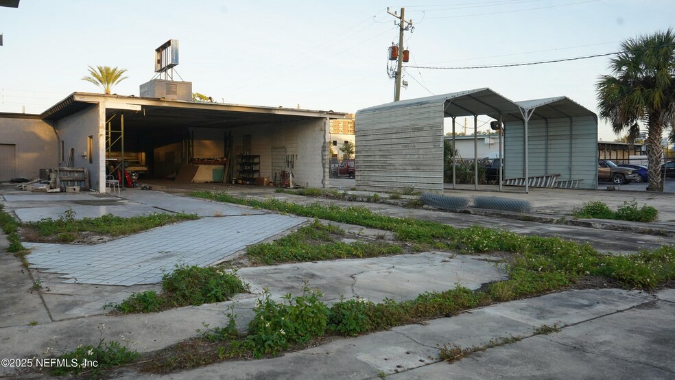 More Photos Of 3366 Philips Hwy, Jacksonville General Retail For Lease