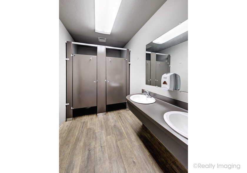 More Photos Of 18390 SW Farmington Rd, Aloha Religious Facility For Sale