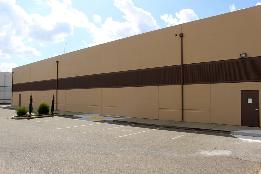 More Photos Of 1820 Diesel Dr, Sacramento Warehouse For Lease