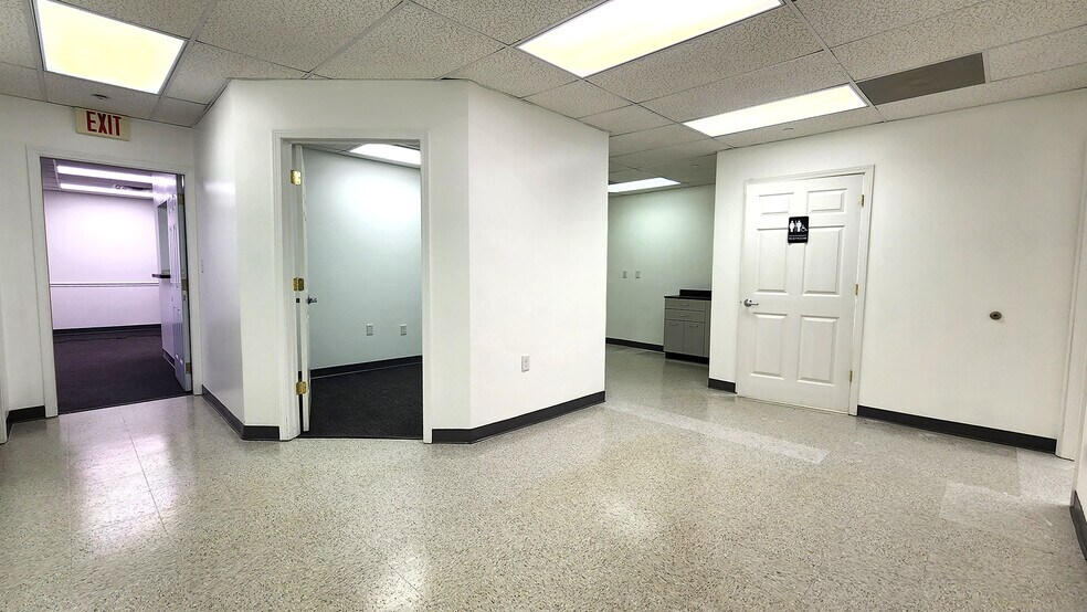 More Photos Of 4834 Socialville Foster Rd, Mason Medical For Lease