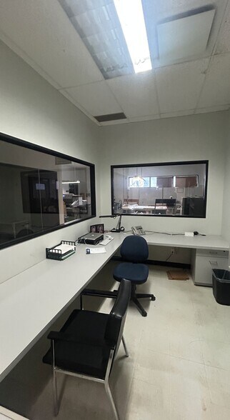 More Photos Of 1289 Mountain Av, Winnipeg Industrial For Sale