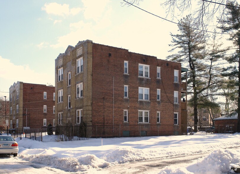 More Photos Of 45 School St, Hartford Apartments For Sale