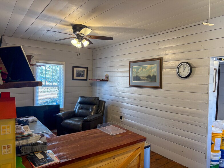 More Photos Of 732 Valley Ridge Rd, Swansea Land For Lease