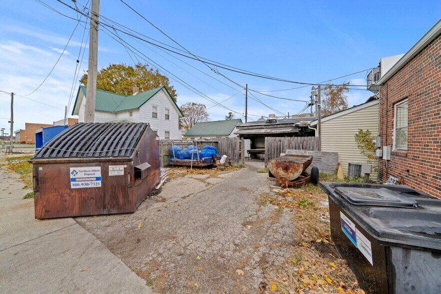 More Photos Of 208 N Walnut St, Stillman Valley General Retail For Sale