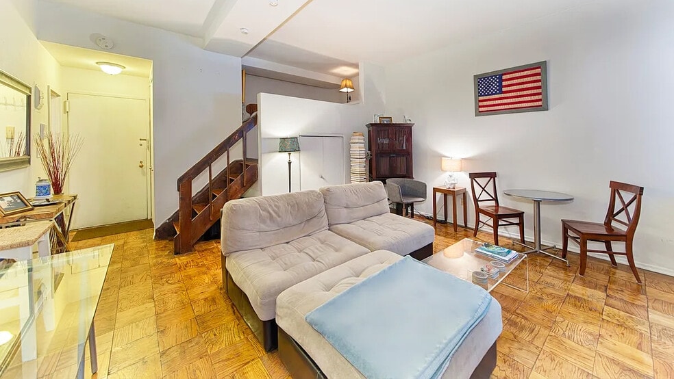 More Photos Of 160 Front St, New York Apartments For Sale