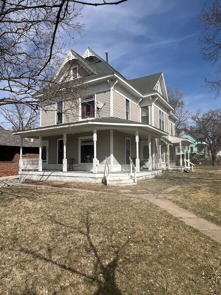 More Photos Of 1231 15th St, Des Moines Apartments For Sale