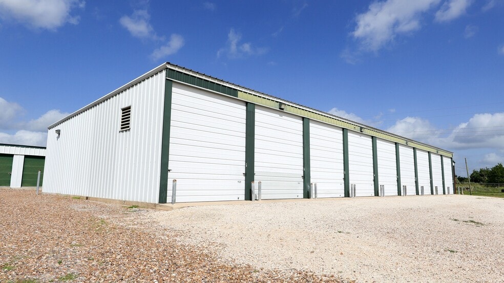 More Photos Of 5250 TX-185 Hwy, Victoria Self Storage For Sale