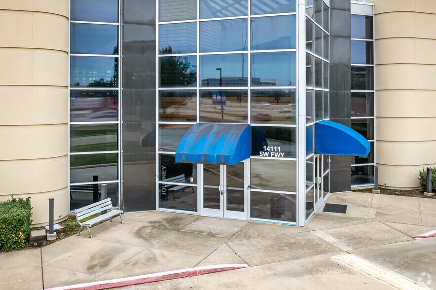 More Photos Of 14111 Southwest Fwy, Sugar Land Health Club For Lease
