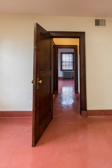 More Photos Of 135 Clarence St, Bridgeport Office For Sale