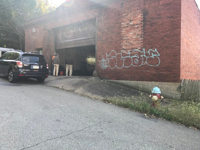 More Photos Of 1818 Colwell St, Pittsburgh Warehouse For Sale