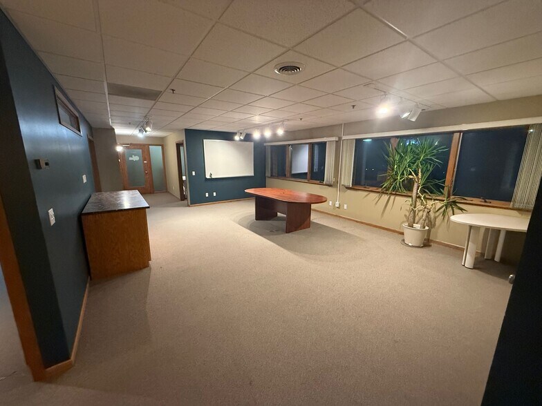 More Photos Of 5930 Seminole Centre Ct, Madison Office For Lease