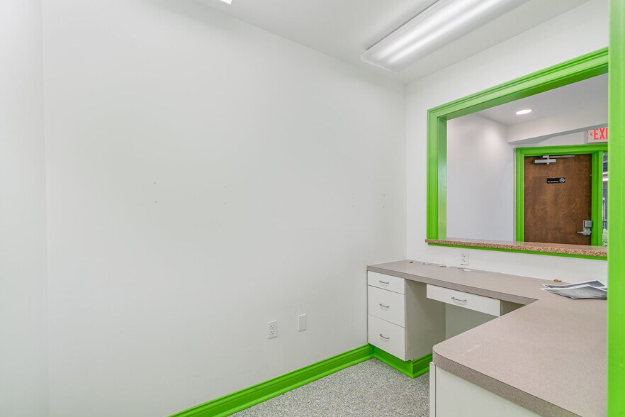 More Photos Of 6901-6909 Burlington Pike, Florence Medical For Sale