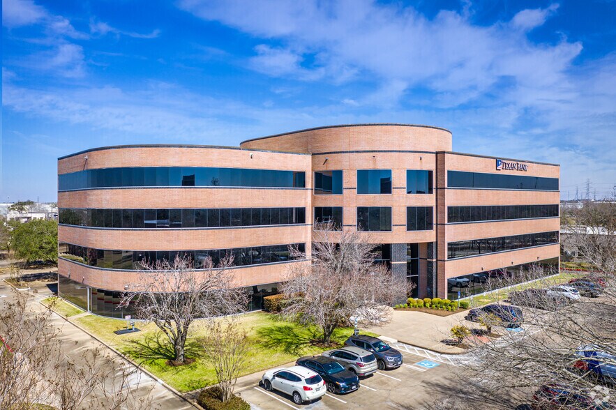 More Photos Of 12946 Dairy Ashford Rd, Sugar Land Medical For Lease