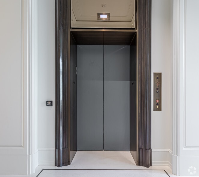 More Photos Of 1515 Sunset Dr, Coral Gables Office For Lease