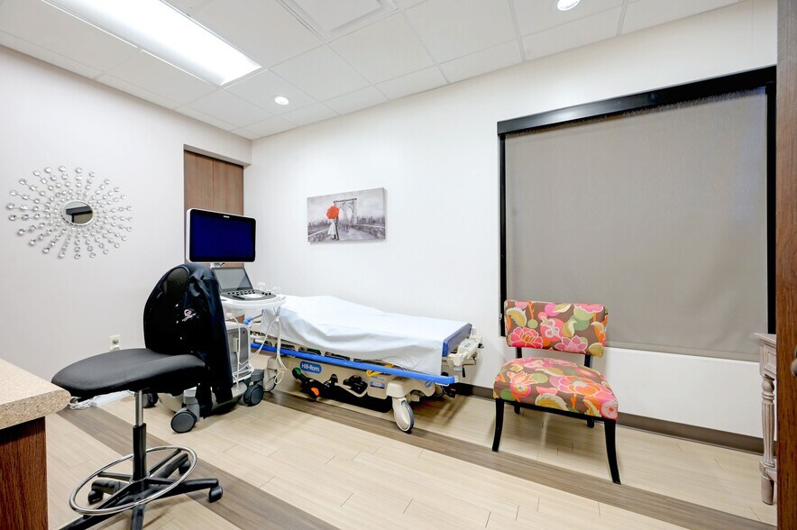 More Photos Of 11923 Culebra Rd, San Antonio Medical For Sale