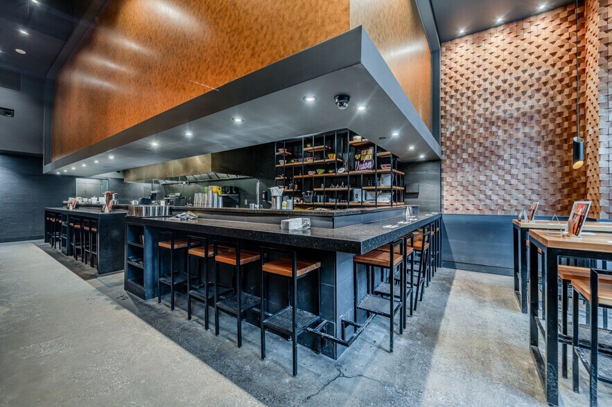 More Photos Of 1202 Av Union, Montréal Apartments For Sale