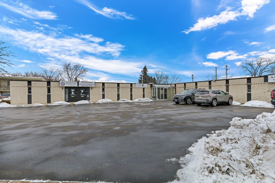 More Photos Of 1400 Sunset Ave, Waukegan Medical For Sale