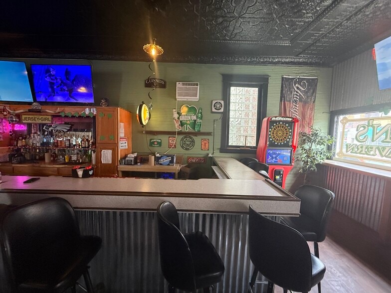 More Photos Of 855 Main St, Follansbee Restaurant For Sale