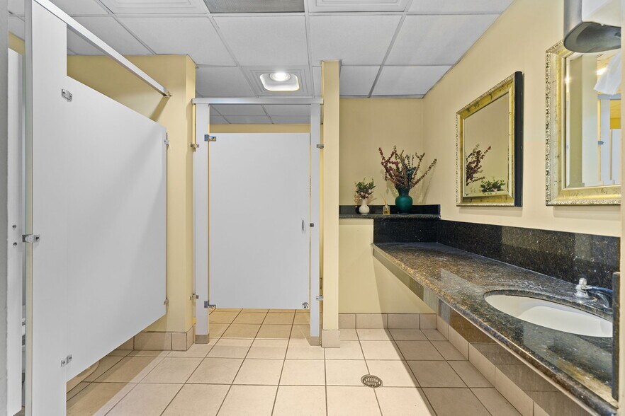 More Photos Of 430 S Dixie Hwy, Miami Office For Lease