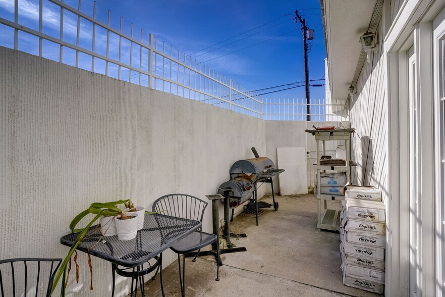 More Photos Of 733 N Mountain Ave, Upland Restaurant For Sale