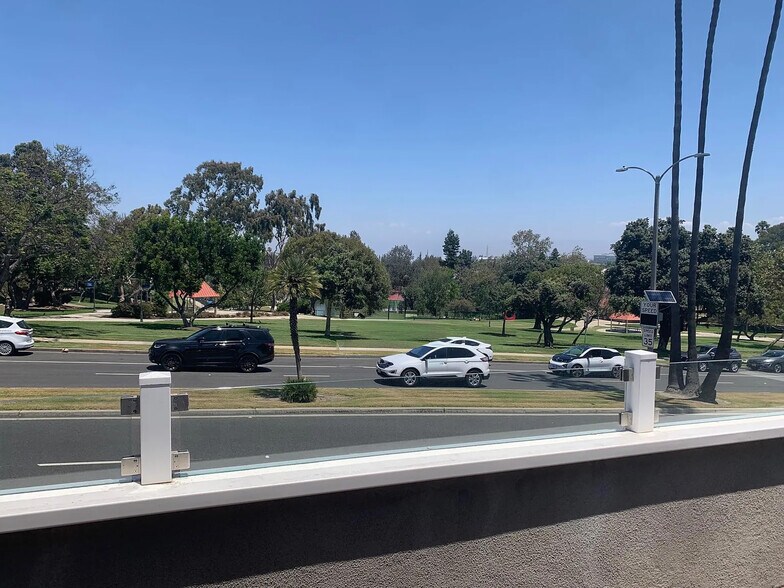 More Photos Of 1534 Manhattan Beach Blvd, Manhattan Beach Apartments For Sale