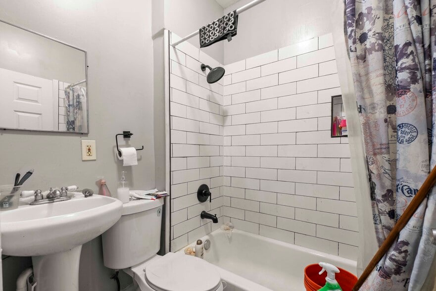 More Photos Of 1407 McCulloh St, Baltimore Apartments For Sale