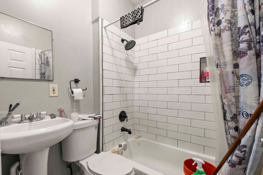 More Photos Of 1407 McCulloh St, Baltimore Apartments For Sale