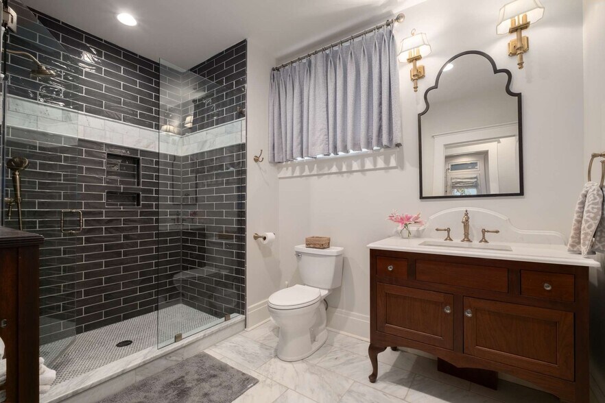 More Photos Of 1308 6th Ave N, Nashville Office Residential For Sale