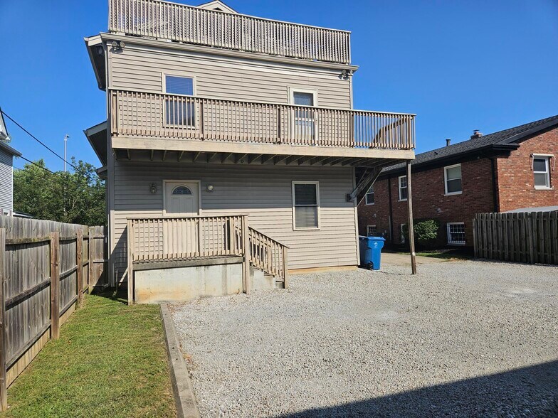 More Photos Of 6132 N College Ave, Indianapolis Office For Lease