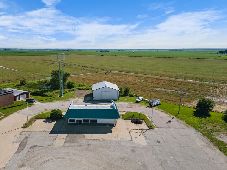 More Photos Of 3153 Joliet Ave, Missouri Valley Convenience Store For Sale