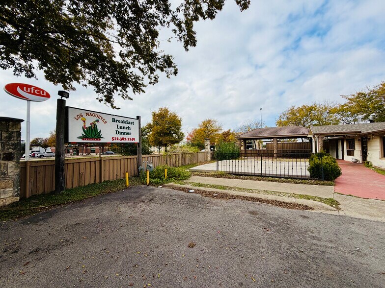 More Photos Of 15200 FM 1825, Pflugerville Restaurant For Lease