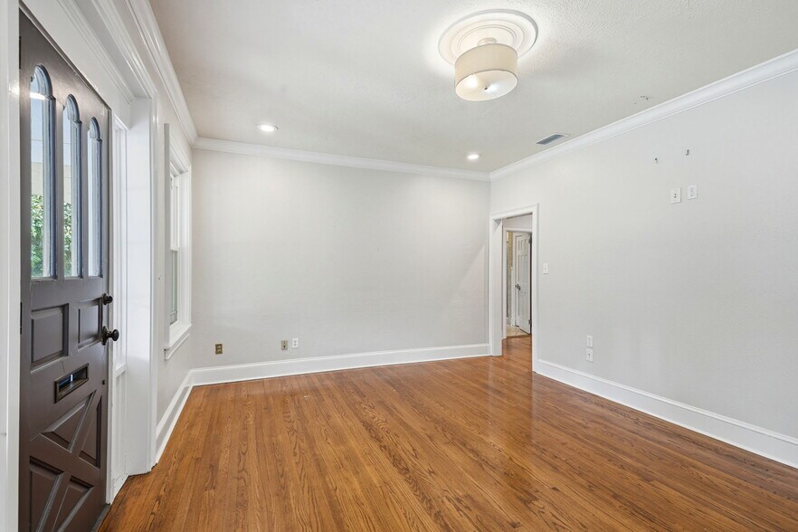 More Photos Of 537 E Park Ave, Tallahassee Office For Sale