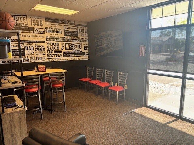 More Photos Of 8505-8517 W Overland Rd, Boise Restaurant For Lease