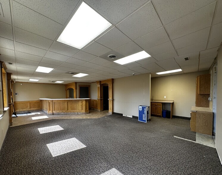 More Photos Of 16030 NE Central Ave, Ham Lake Manufacturing For Sale