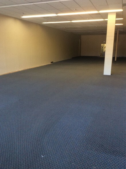 More Photos Of 5636 US Route 60, Huntington Unknown For Lease