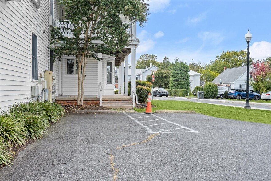More Photos Of 9351 EAST St, Manassas Apartments For Sale