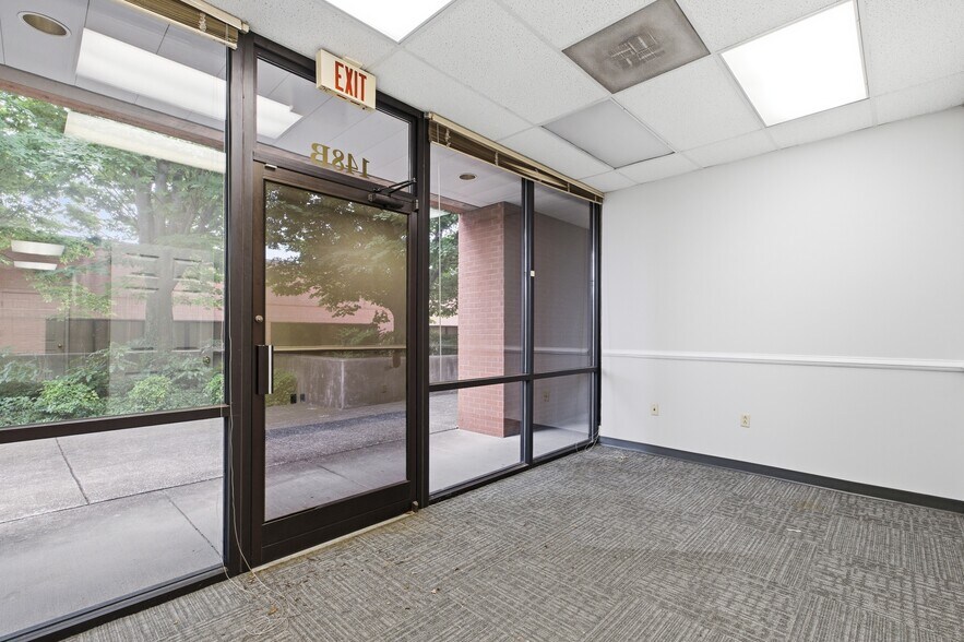 More Photos Of 104-176 Cude Ln, Madison Medical For Lease
